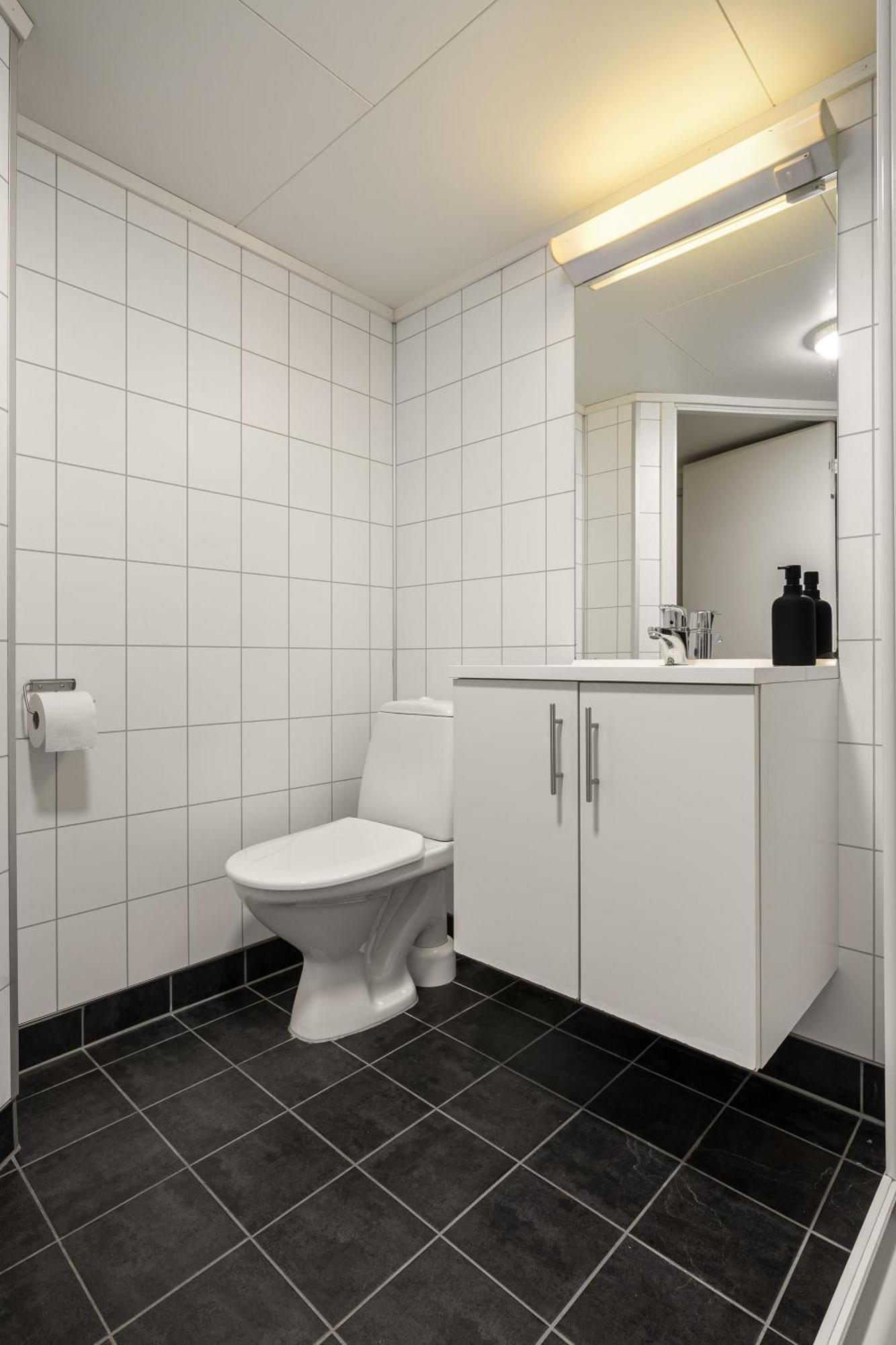 Arctic Homes - Scandinavian 1& 2 Bedroom Apartment *
