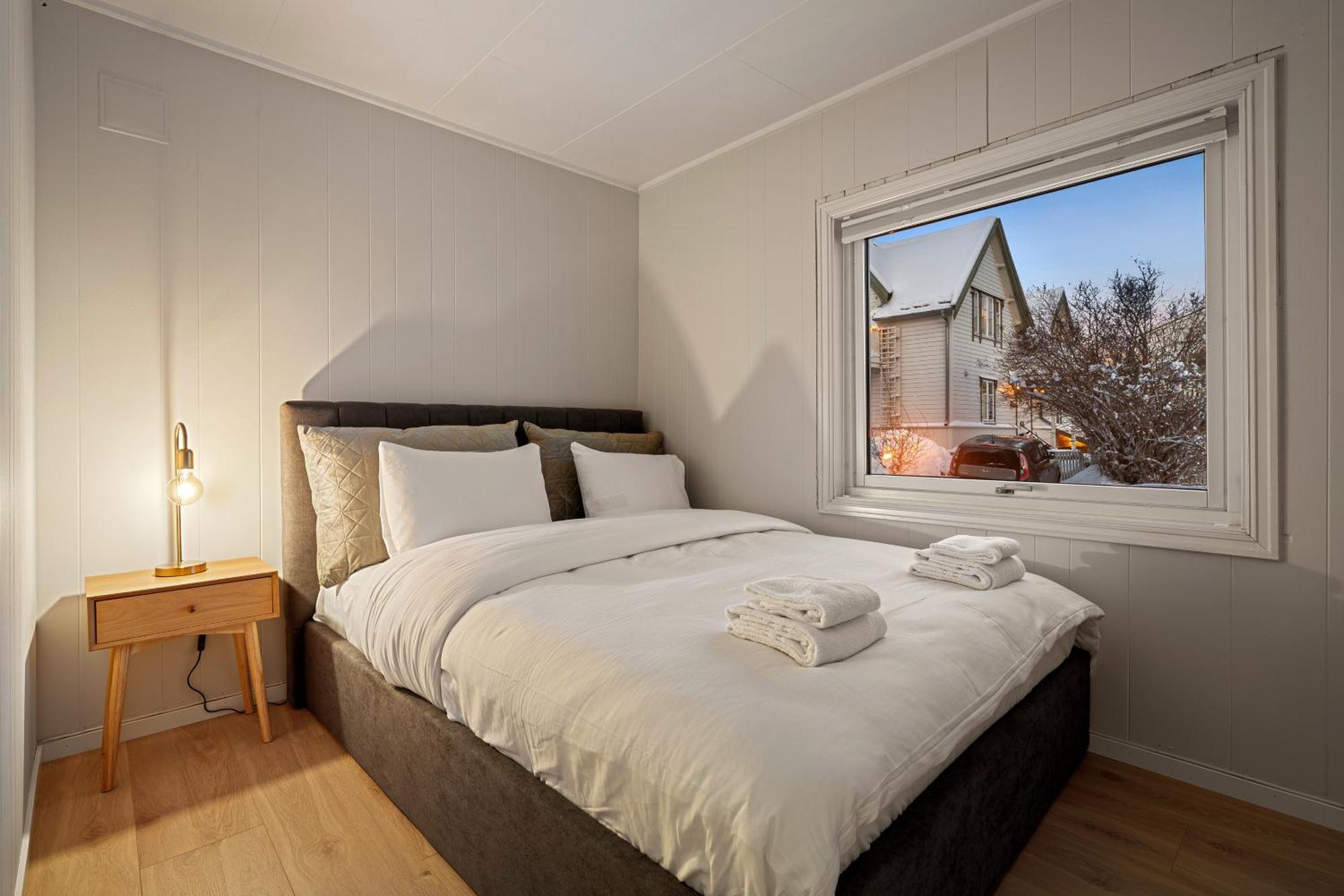 Arctic Homes - Scandinavian 1& 2 Bedroom *